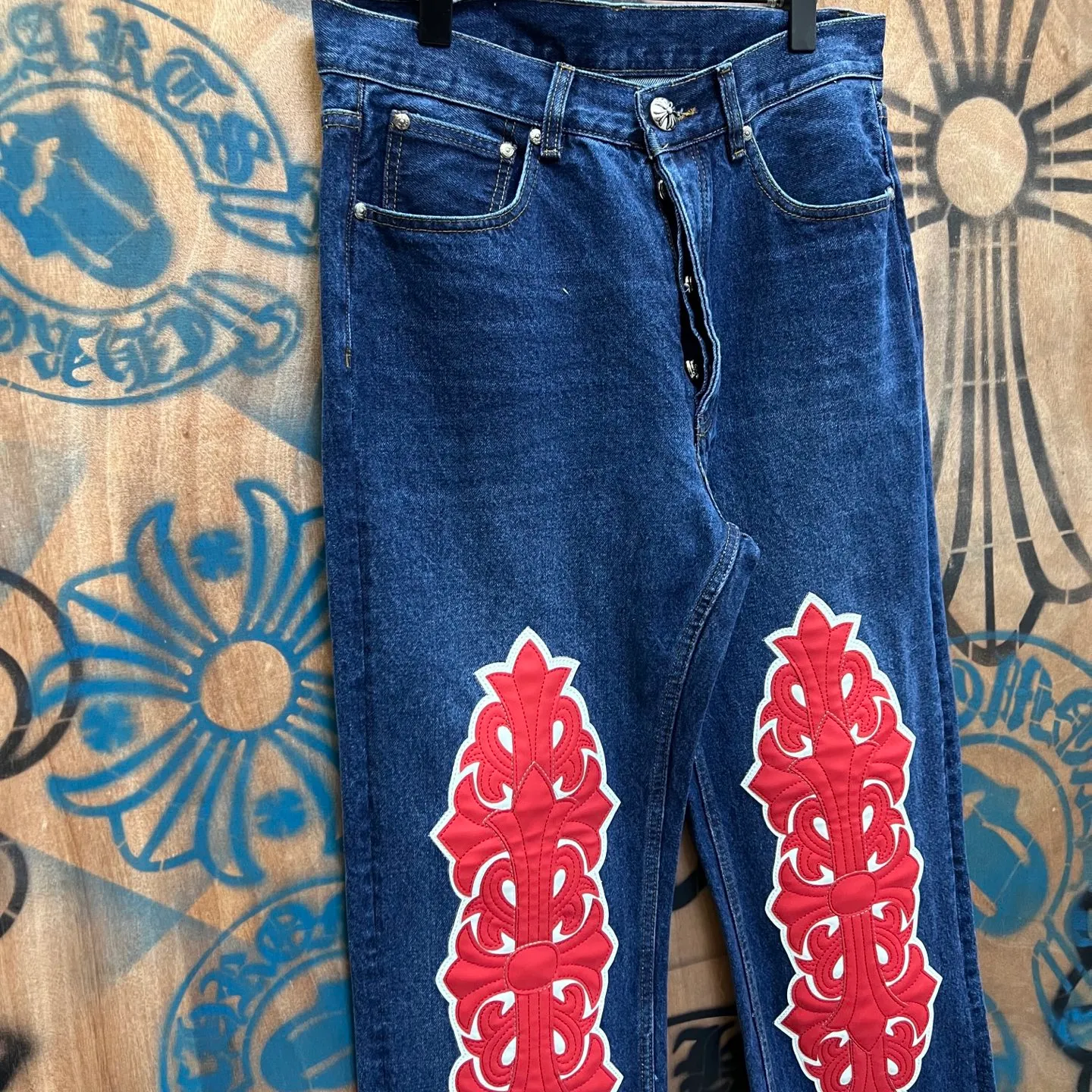 P720 Wang Zha has a new one! Heavy 15.5oz! Kill all market versions instantly! Price bottomed out chrome hearts limited series new city limited jeans Chrome Hearts city limited jeans vintage levis American made 501 505 517 base version remake Levis American made 501 base version imported sheepskin 925 silver remake Customers provide waist and pants length or height and weight The studio will select the most suitable base version for you to remake There are many people doing remakes in the market Don't belittle or comment The difference is visible to the naked eye See more and compare yourself #CHROME HEARTS Unisex style